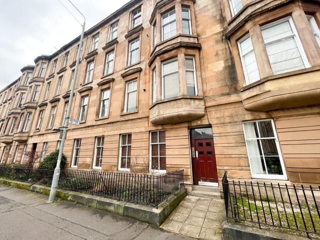 Charming Two Bedroom Apartment with Convenient Street Parking